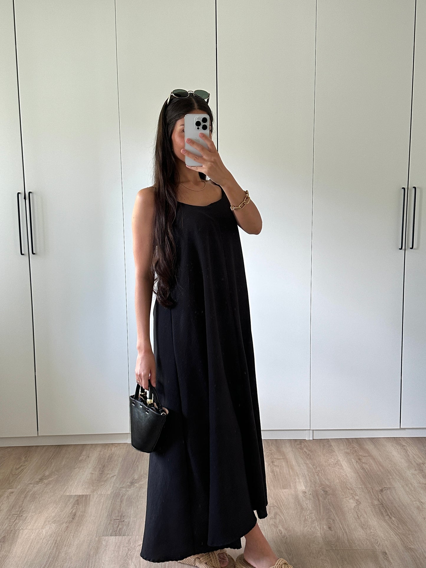 Fliessendes Midikleid - schwarz