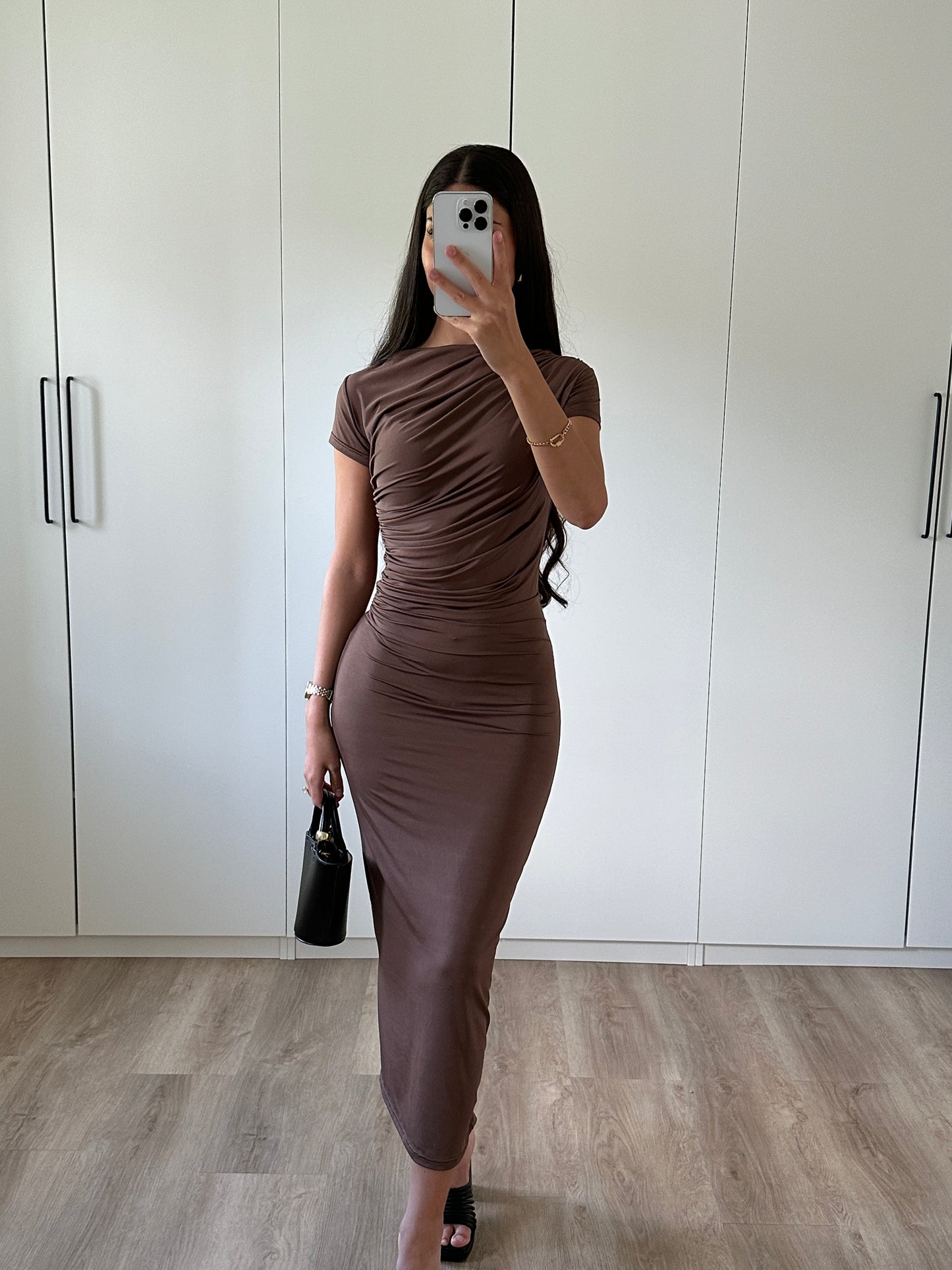 Drapiertes Kurzarmkleid - braun