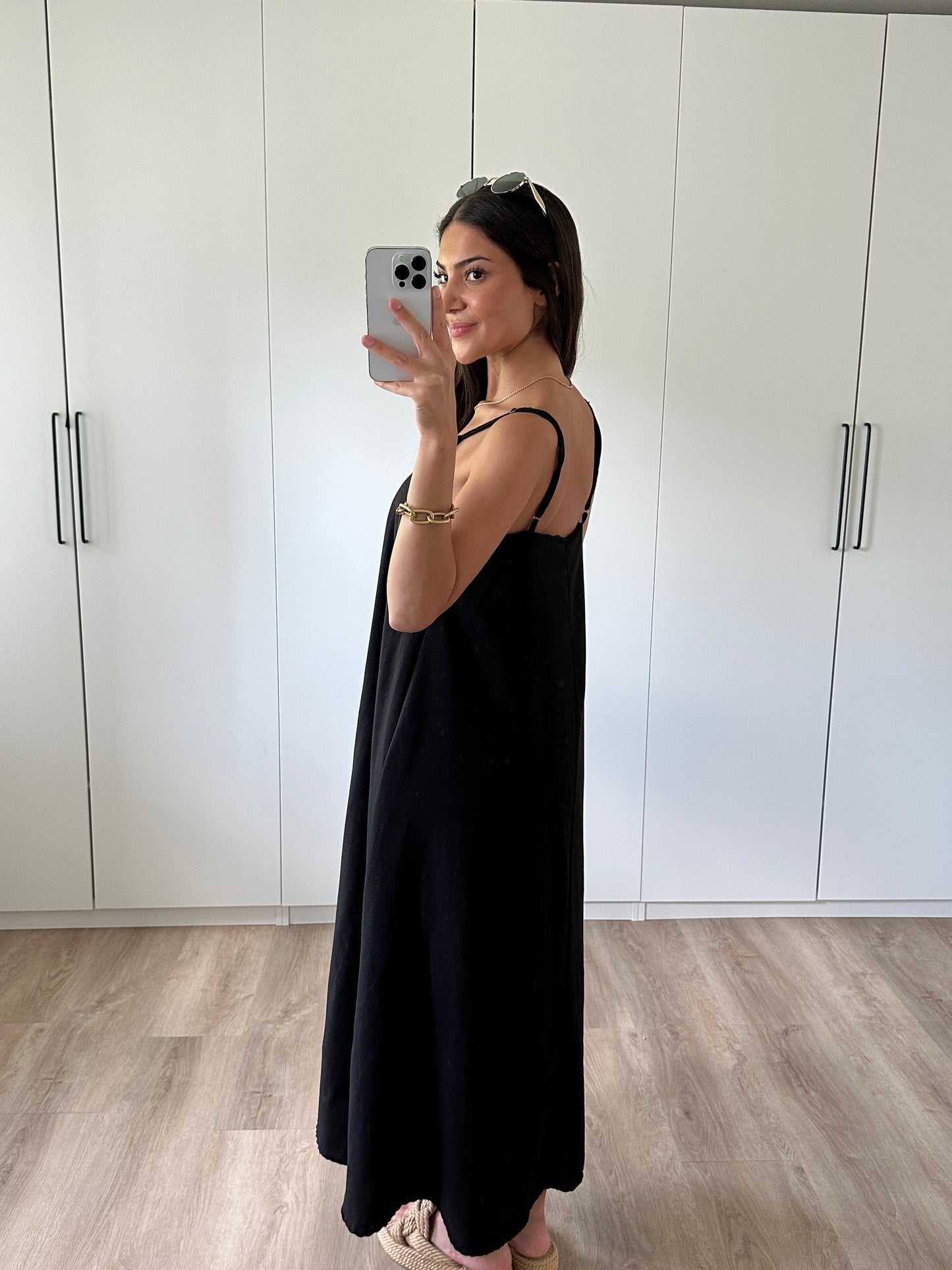 Fliessendes Midikleid - schwarz